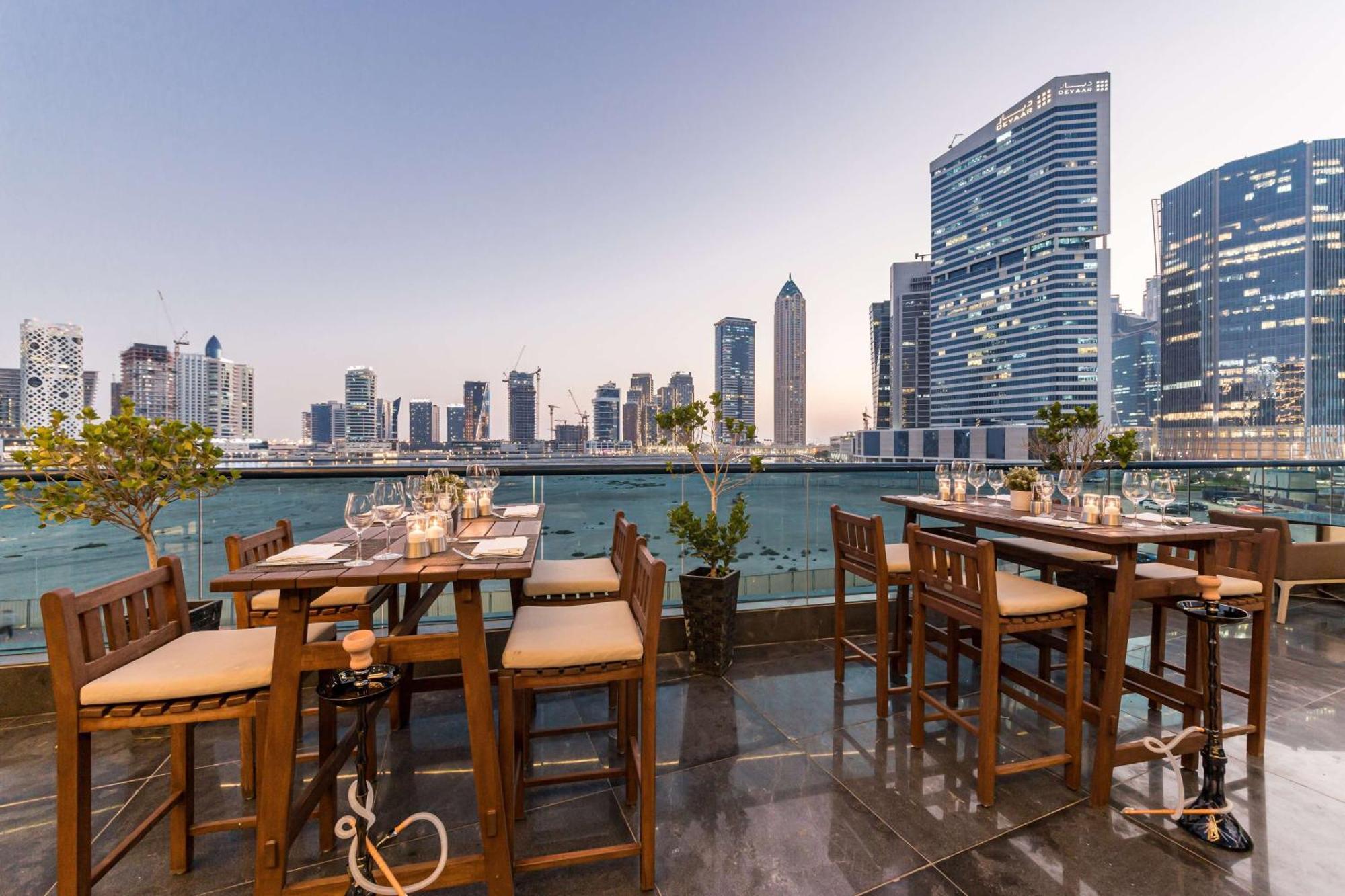 Radisson Blu Hotel, Dubai Waterfront Екстер'єр фото